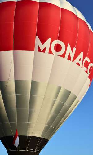 Descendez aux attractions, musées et monuments de Monaco avec un tour en bus à arrêts multiples – Arrêts pratiques et visite panoramique en 2025